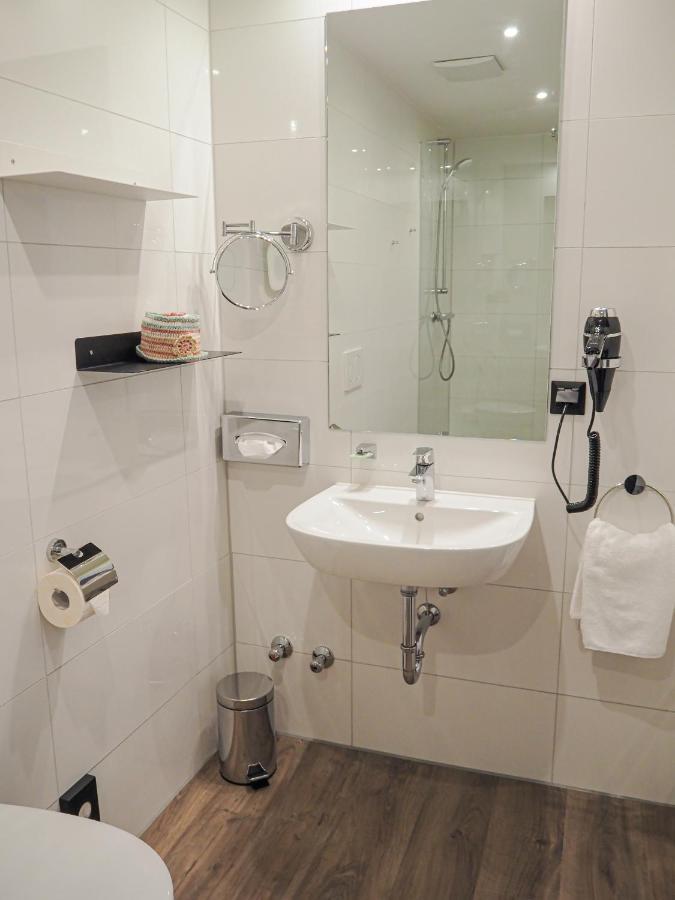 Tante Alma'S Muelheimer Hotel 鲁尔河畔米尔海姆 外观 照片